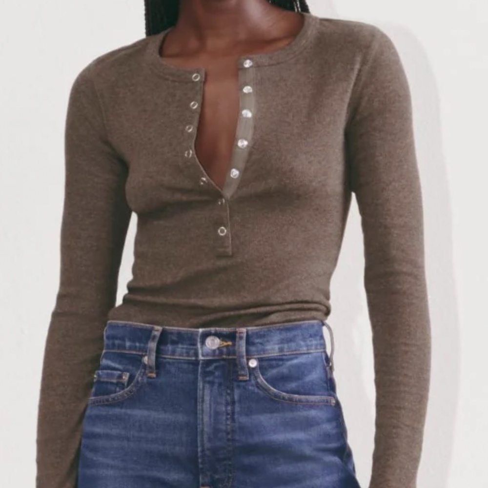 Everlane Ribbed luxe henley
